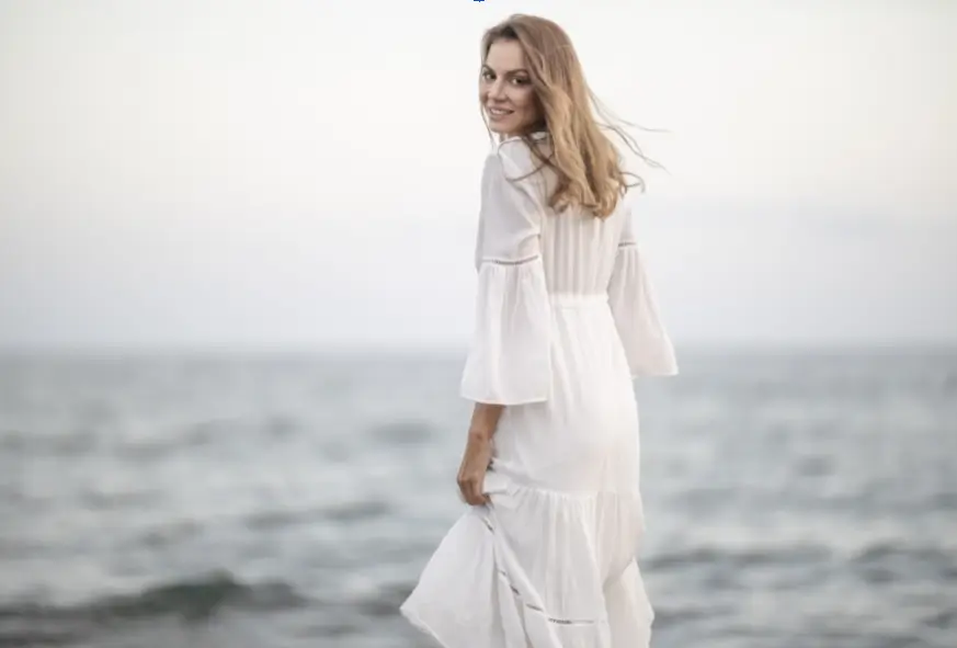 Maxi Dresses for Women: Day to Night Styling Tips 
